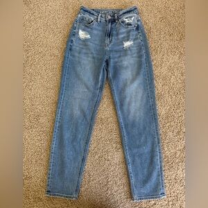 American Eagle Mom Straight Jean